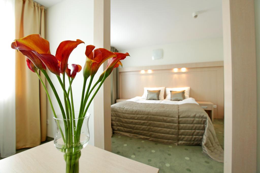 Hotel Cieplice Medi & Spa Jelenia Gora Exterior photo